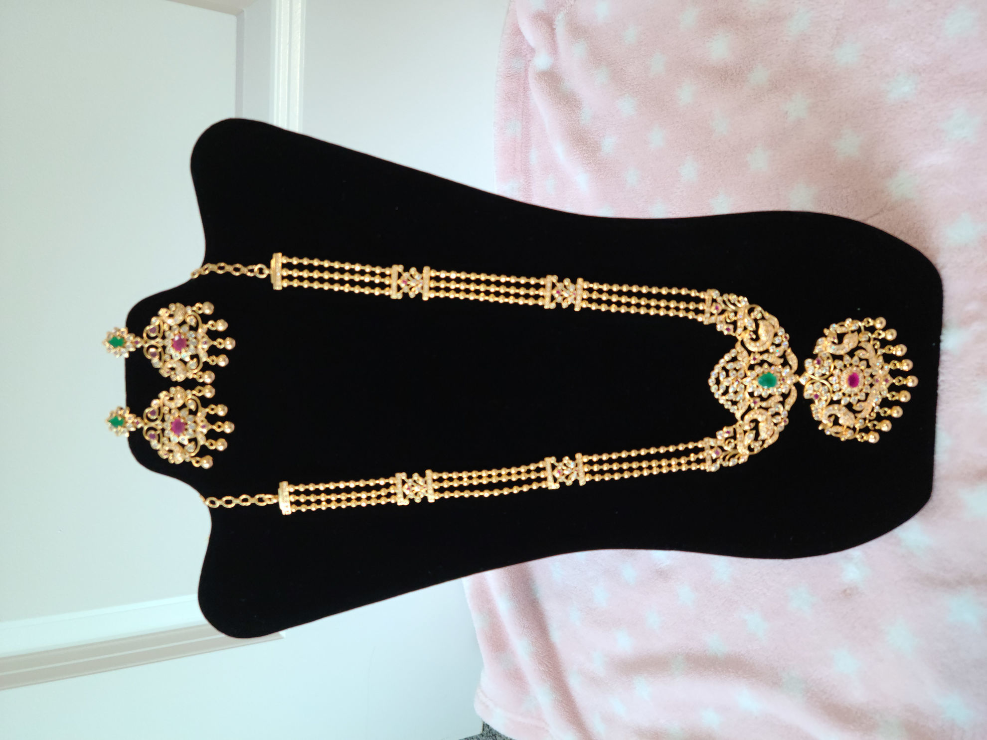 PunarviAuthenticPreLovedSustainableBeautiful Rani haram with earrings