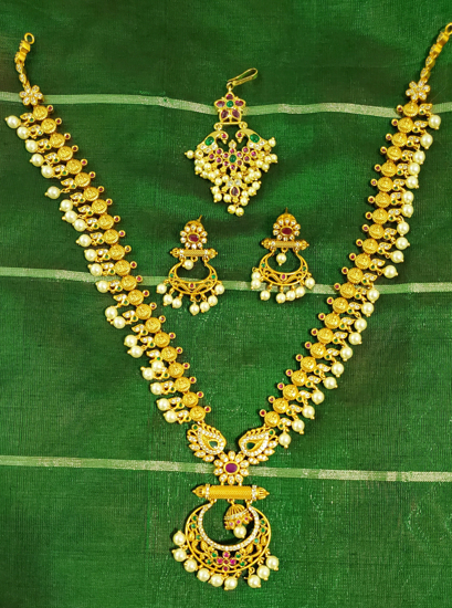 Picture of Small Lakshmi coin necklace with Tikka