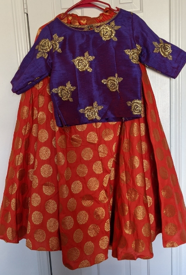 Picture of Banaras skirth with raw silk blouse(34)