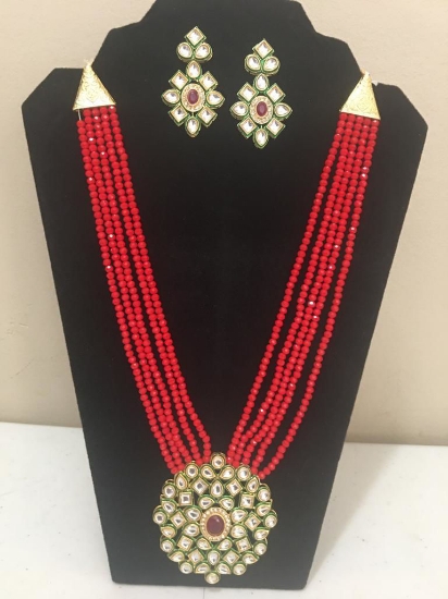 Picture of Kundan Set With Crystal Beeds