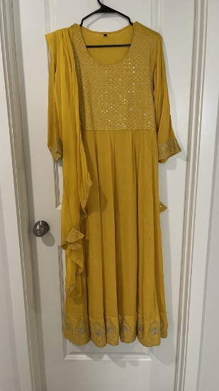 Picture of Yellow long kurti with dupatta