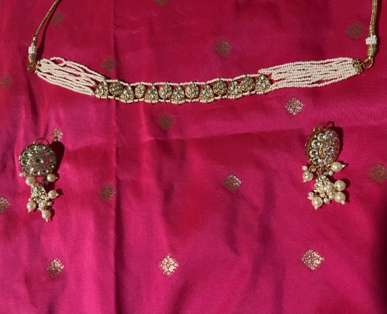 Picture of Cute pearl kundan chocker set