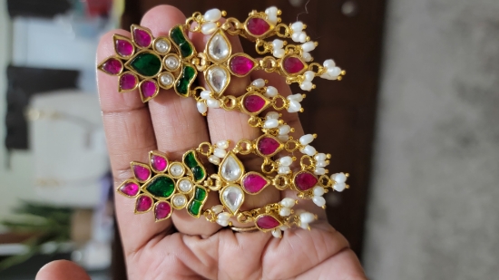 Picture of Jadau kundan pearl earrings