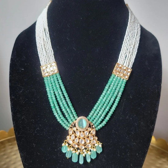 Picture of Dual shaded beads combo with kundan pendant