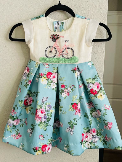Picture of Floral dress with beautiful thread work 2-3y