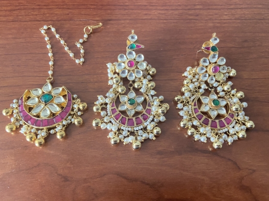 Picture of Combo of beautiful kundhan earrings and Maangtika