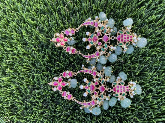 Picture of Kundan earrings with pumpkin beads