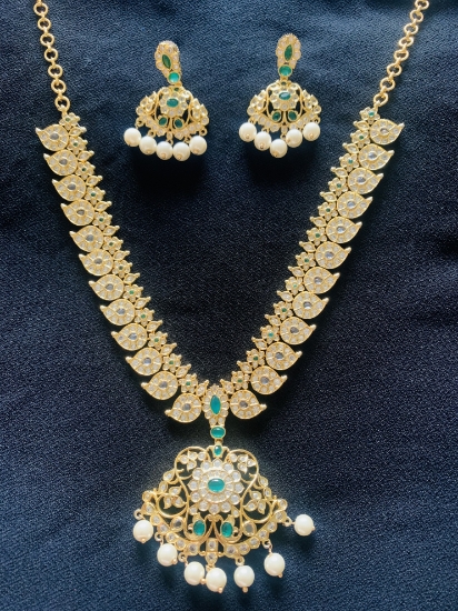 Picture of Mango neck piece with earrings