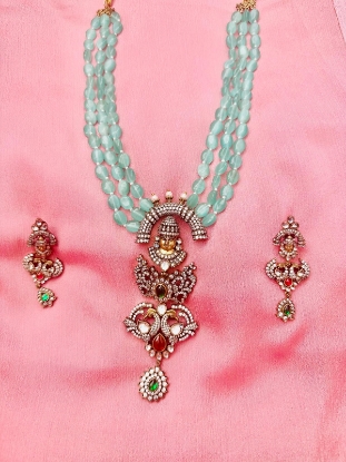 Picture of  Victorin Balaji  Emerald and perl Set 