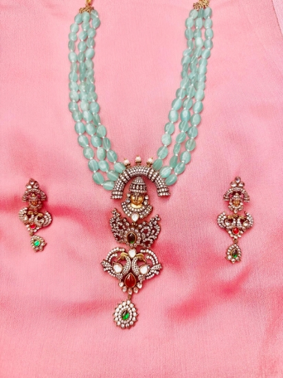 Picture of  Victorin Balaji  Emerald and perl Set 