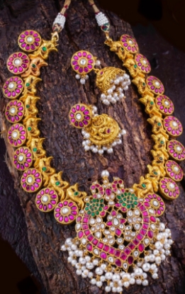Picture of Jadau Kundan Neckset