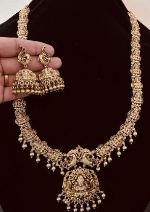 Picture of Never worn Nakshi long haaram set