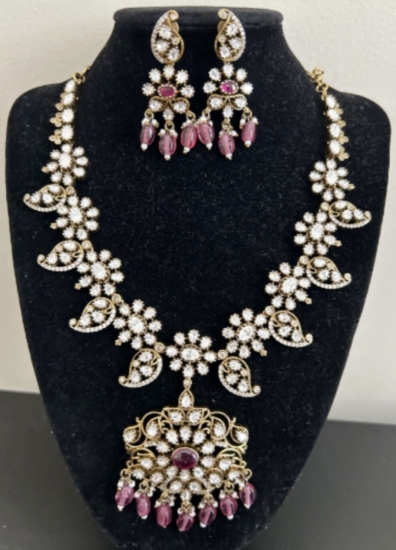 Picture of Victorian Moissanite mango necklace set