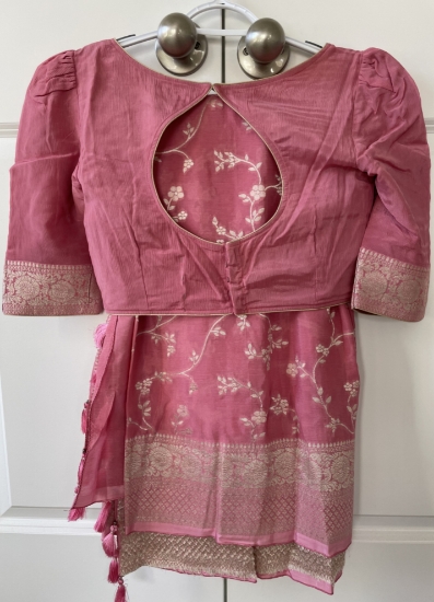 Picture of Pre-owned Pastel Pink Banarasi Silk Sari