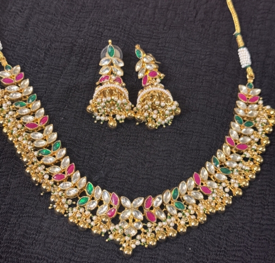Picture of Never worn premium pachi kundan set 