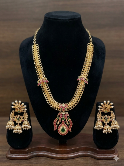 Picture of Jalebi motifs haram with 3 jhumka earrings 