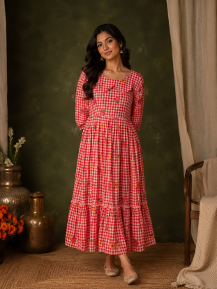 Picture of Trendy Gingham frock with scallop neck