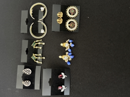 Picture of Ear Studs Combo