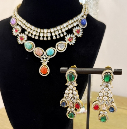 Picture of Multicolour Necklace with earrings 