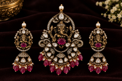Picture of Victorian Ganesh pendant and earrings 