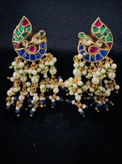 Picture of Jadau kundan peacock earrings 